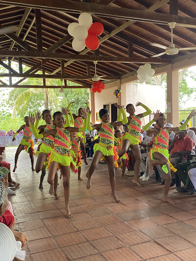 Equipo de la Fundación Un Amigo Más